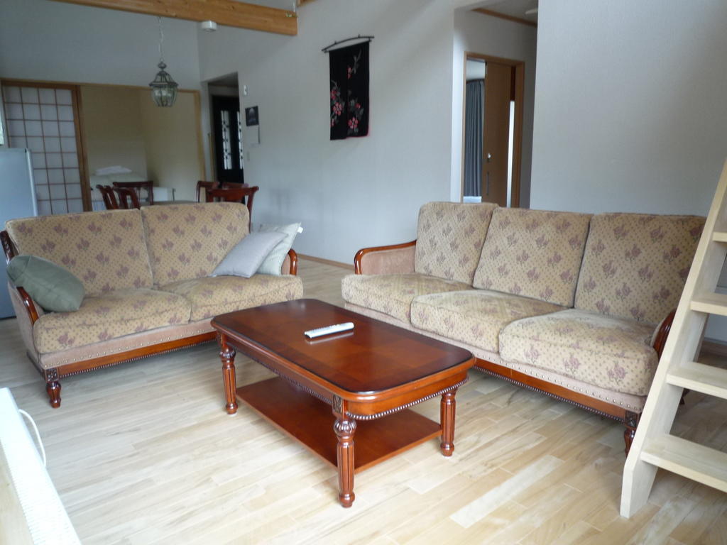 Etupirika Apartment คุตชาน ภายนอก รูปภาพ