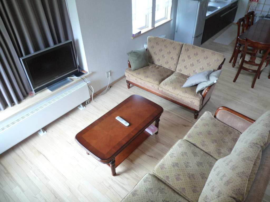 Etupirika Apartment คุตชาน ภายนอก รูปภาพ